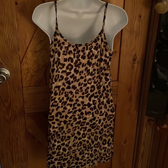 🚫SOLD🚫 Reversible Cheetah Tank Top 🐆 - Picture 11 of 13